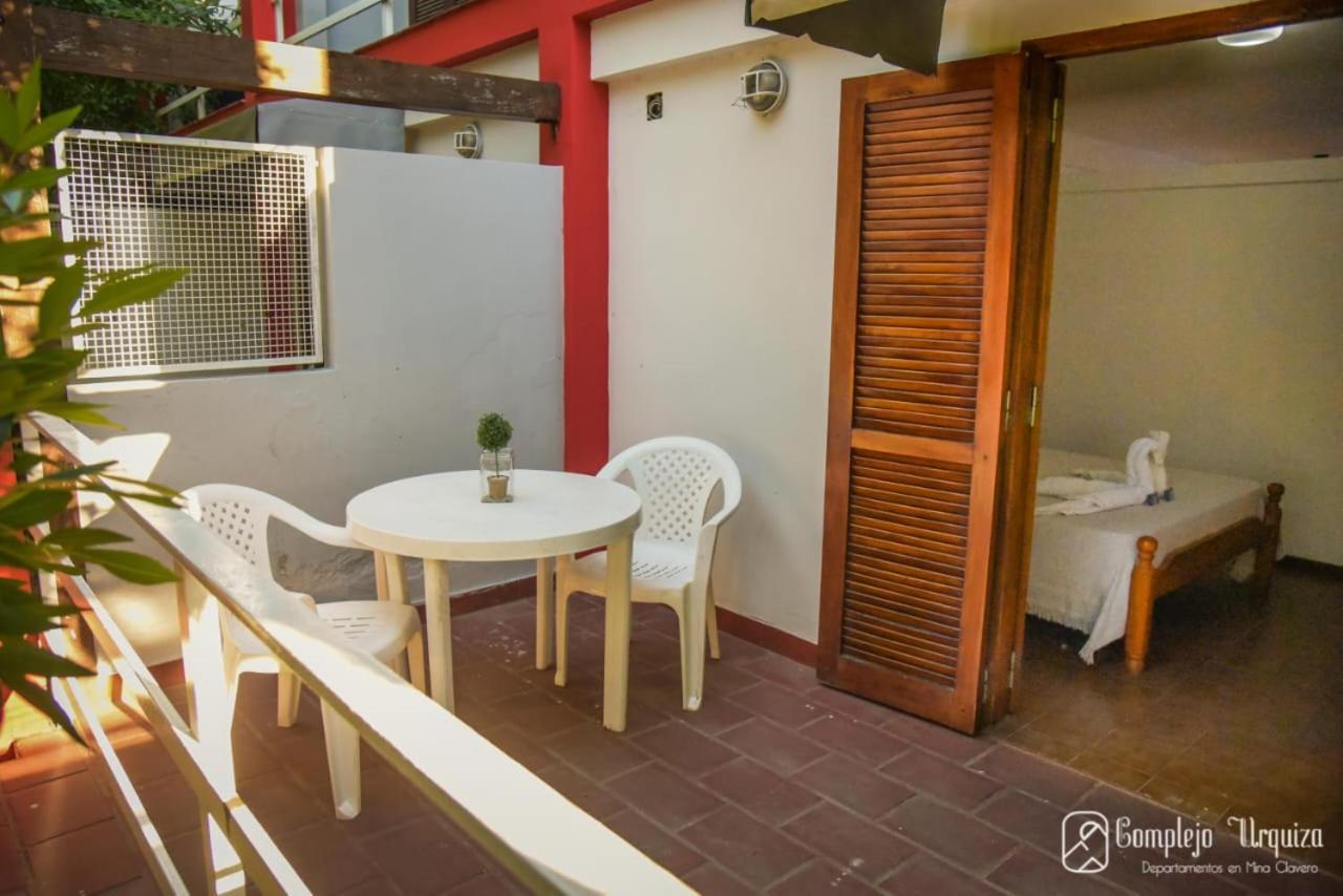 Complejo Urquiza Departamentos Apartment มินา กลาเบโร ภายนอก รูปภาพ