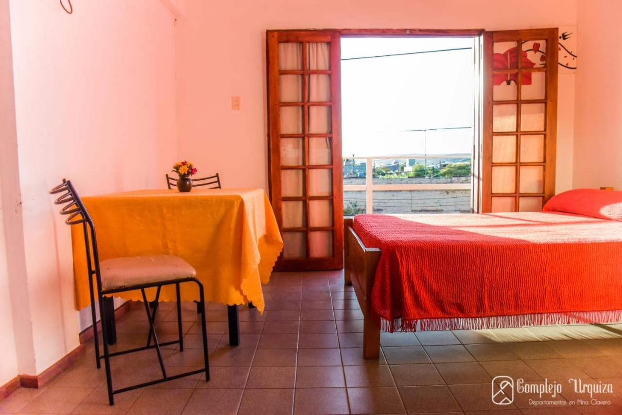 Complejo Urquiza Departamentos Apartment มินา กลาเบโร ภายนอก รูปภาพ