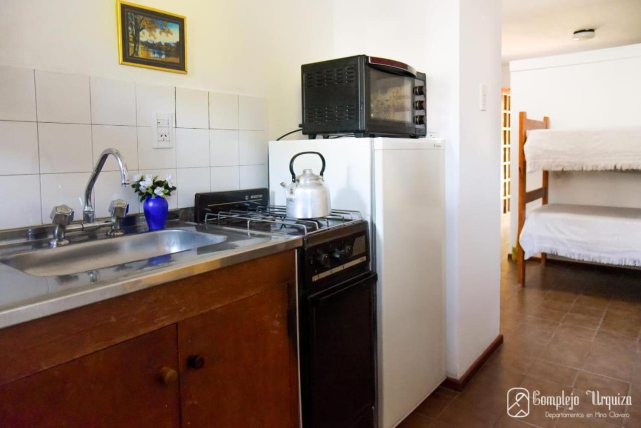 Complejo Urquiza Departamentos Apartment มินา กลาเบโร ภายนอก รูปภาพ