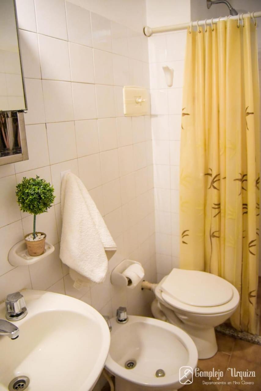 Complejo Urquiza Departamentos Apartment มินา กลาเบโร ภายนอก รูปภาพ