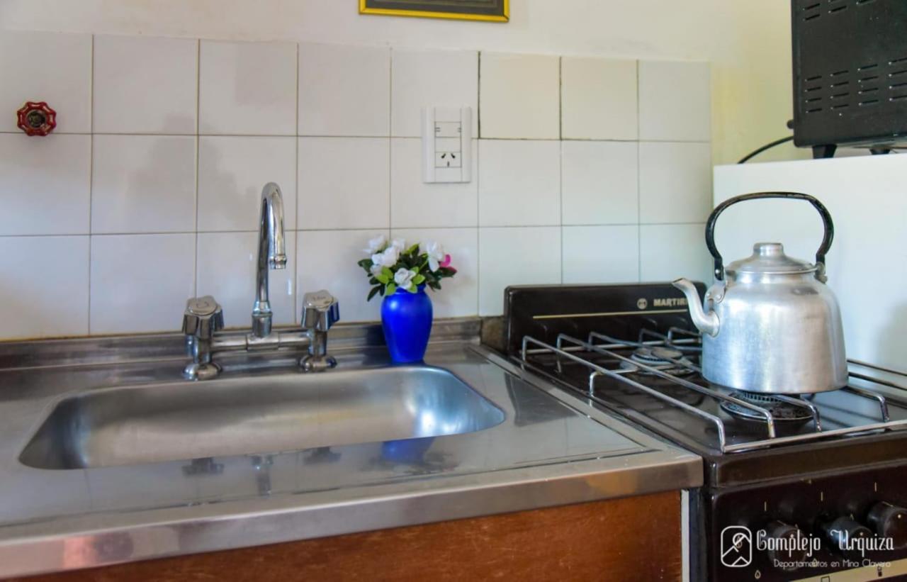 Complejo Urquiza Departamentos Apartment มินา กลาเบโร ภายนอก รูปภาพ