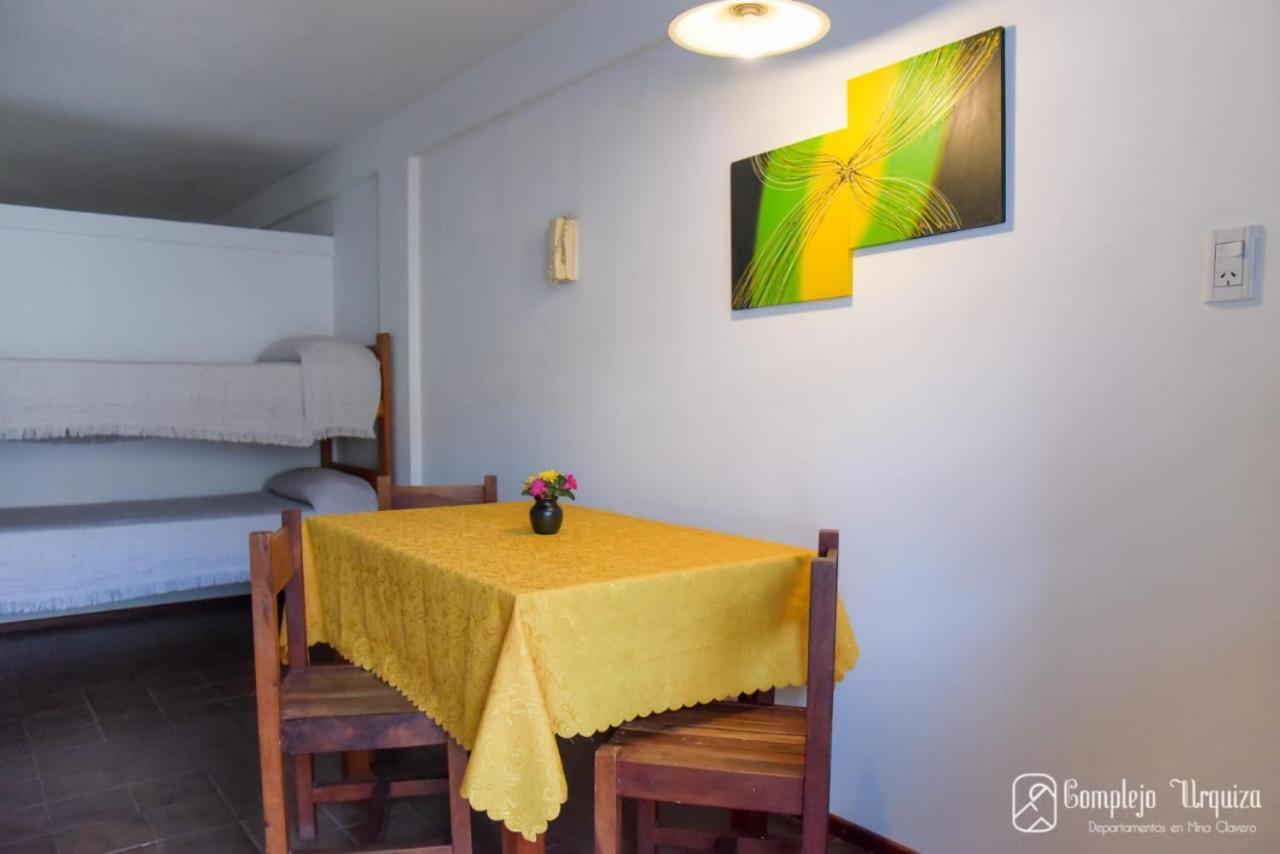 Complejo Urquiza Departamentos Apartment มินา กลาเบโร ภายนอก รูปภาพ