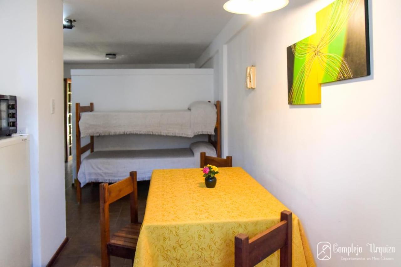 Complejo Urquiza Departamentos Apartment มินา กลาเบโร ภายนอก รูปภาพ