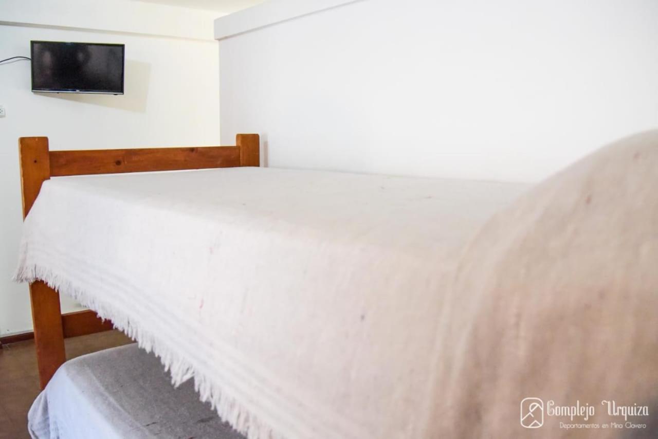 Complejo Urquiza Departamentos Apartment มินา กลาเบโร ภายนอก รูปภาพ